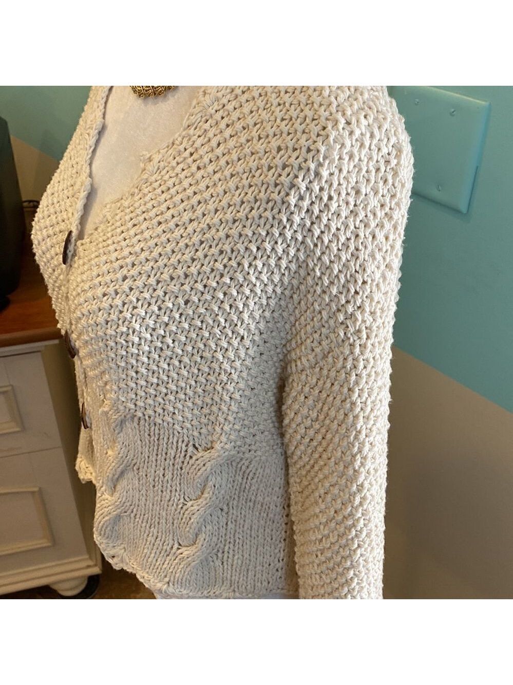 Cable knit sweater size small - Picture 3 of 6